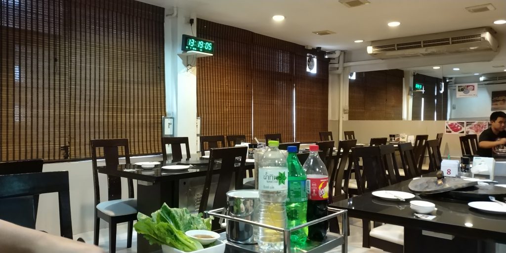 บรรยากาศของห้องเนื้อย่าง ร้านรสดีเด็ด
